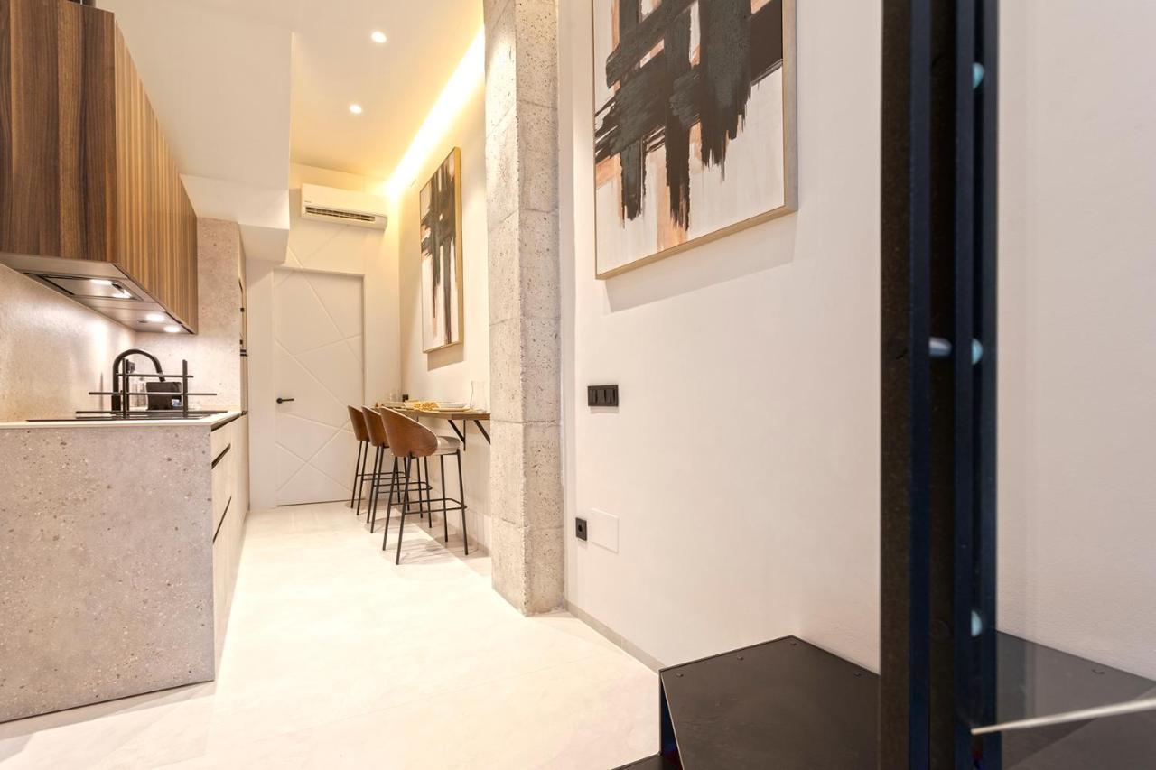 Magnificent Renovated 2Bd 2Bth Duplex With Backyard - City Centre Малага Екстериор снимка